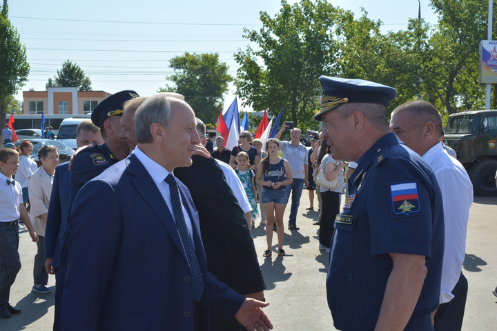 Губернатор Валерий Радаев и командующий Дальней авиацией Сергей Кобылаш