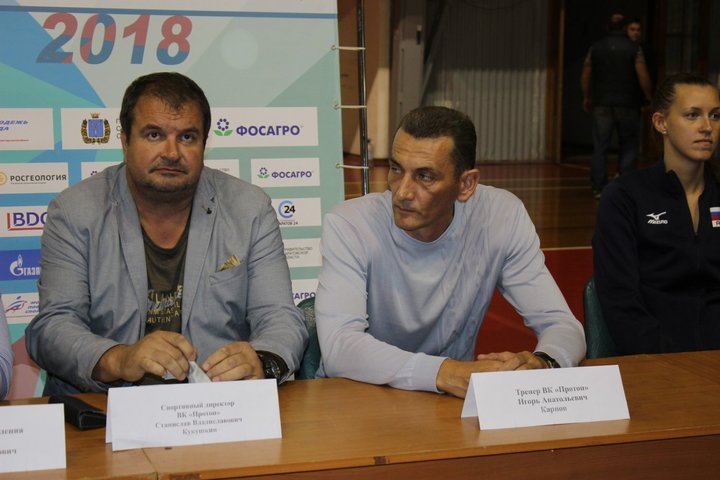 Спортивный директор «Протона» Станислав Кукушкин и тренер Протона Игорь Карпов