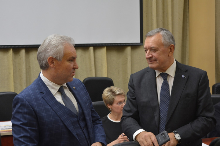 Депутаты Алексей Антонов и Николай Бушуев