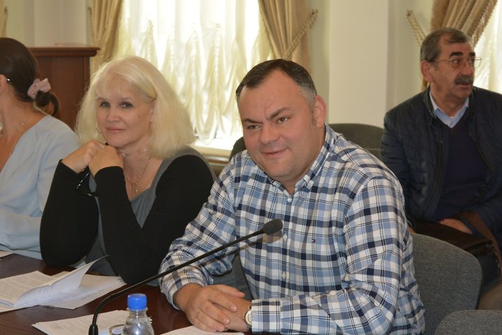 Депутаты Наталия Груколенко и Сергей Сурменев
