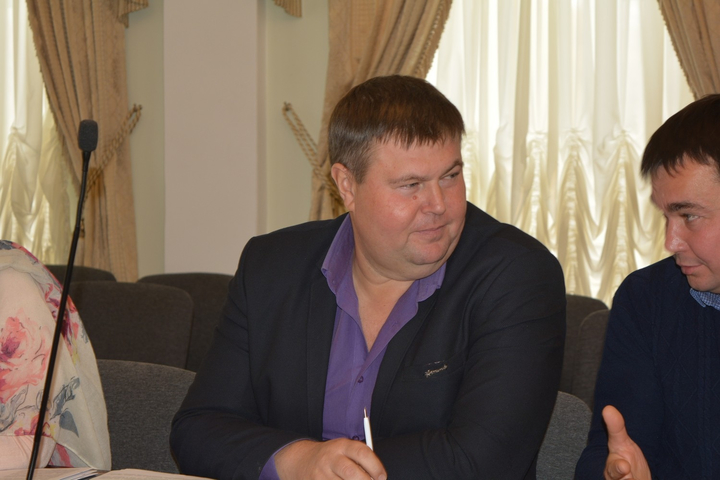 Глава комитет дорожного хозяйства, благоустройства и транспорта Геннадий Свиридов