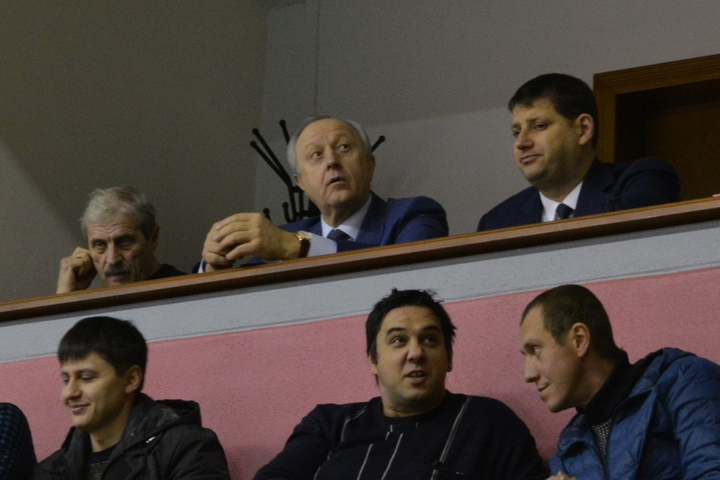 Президент Саратовской федерации волейбола Анатолий Годаль, губернатор Валерий Радаев и министр спорта Александр Абросимов