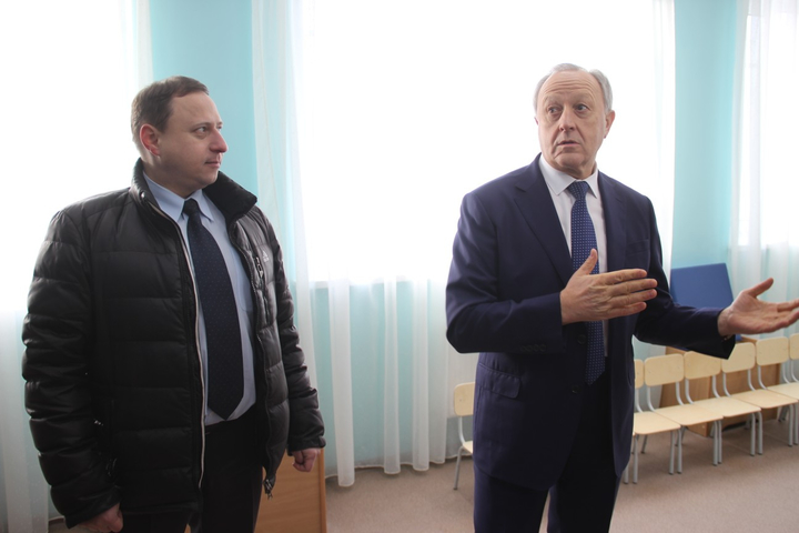 Глава Воскресенского района Денис Павлов и губернатор Валерий Радаев