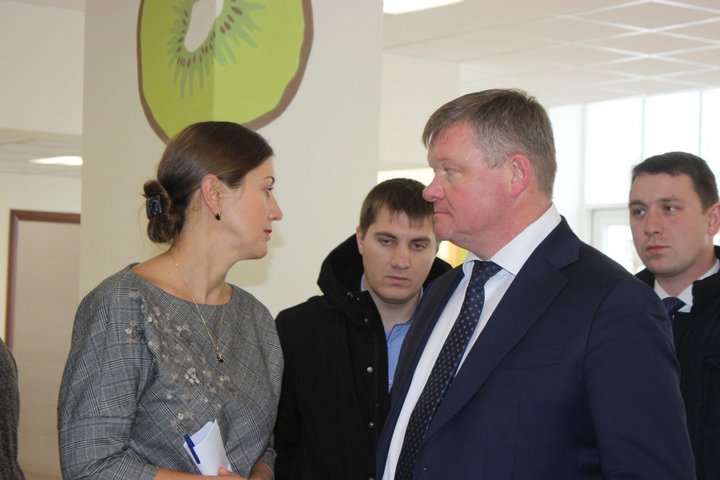 Министр образования Саратовской области Ирина Седова и глава Саратова Михаил Исаев
