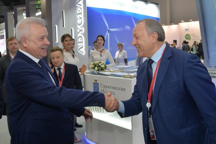 Президент компании Лукойл Вагит Алекперов и губернатор Валерий Радаев