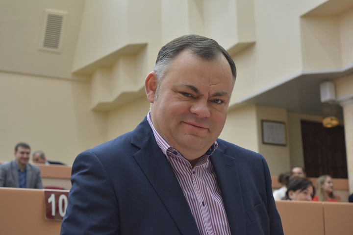 Депутат Сергей Сурменев