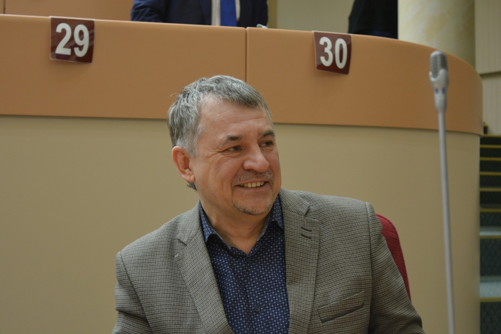 Депутат Дмитрий Петров