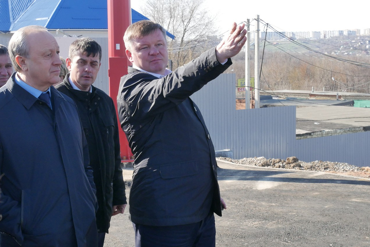 Губернатор Валерий Радаев (слева) и глава города Михаил Исаев 