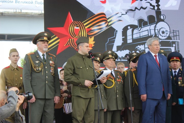 Глава ПривЖД Сергей Альмеев (справа)