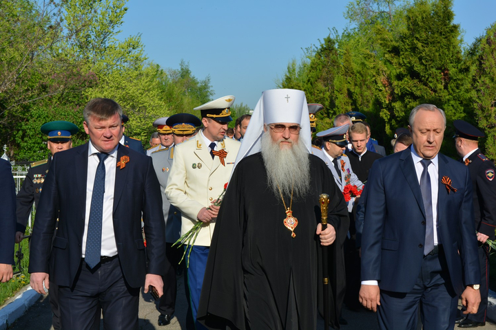 глава Саратова Михаил Исаев, митрополит Лонгин и губернатор Валерий Радаев