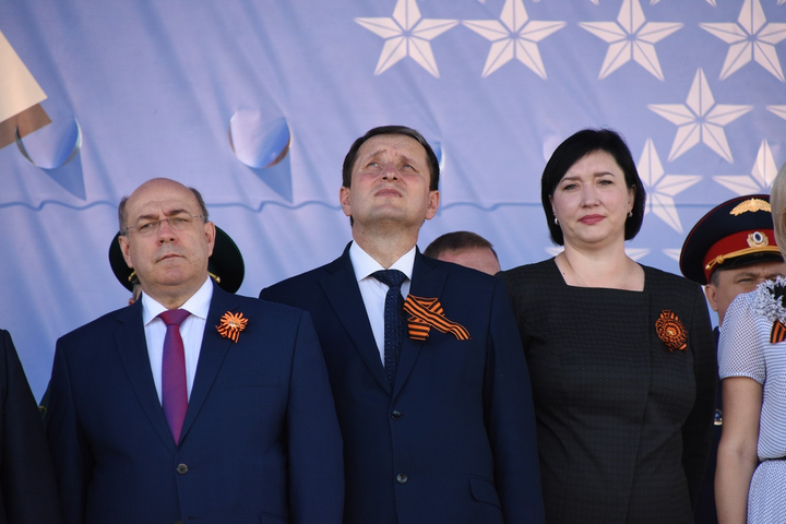 Глава Облсуда Федор Телегин (слева) и депутат Госдумы Татьяна Касаева (справа)