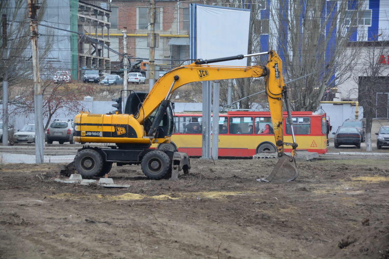 Первый день закрытия Трофимовского моста. Жители Ленинского района ждут  сильных пробок на кольце НИИ | 18.11.2019 | Саратов - БезФормата