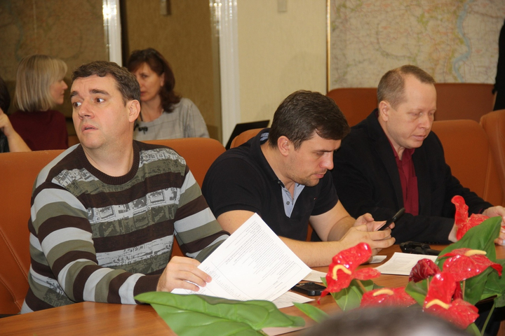 Слева направо: депутаты от КПРФ Александр Анидалов, Николай Бондаренко, Владимир Есипов