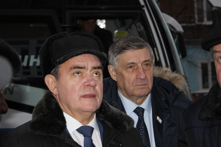 Cлева направо: глава заксобрания Пензенской области Валерий Лидин, председатель Государственного собрания Республики Марий Эл Анатолий Смирнов