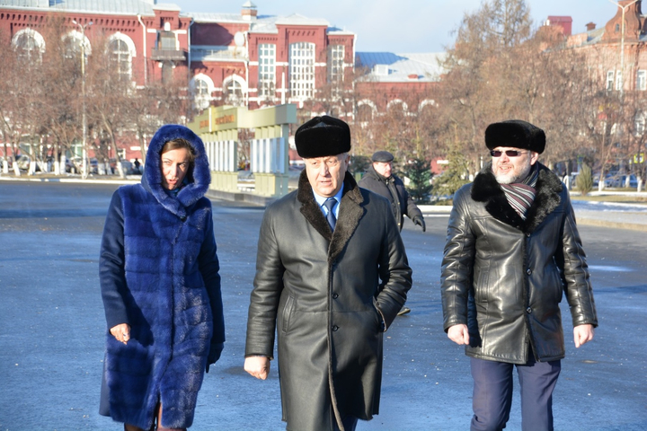 Министр образования Ирина Седова, губернатор Валерий Радаев и министр по делам территориальных образований Сергей Зюзин