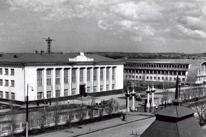 Дворец спорта и бассейн Саратов в 1967 году / © oldsaratov.ru