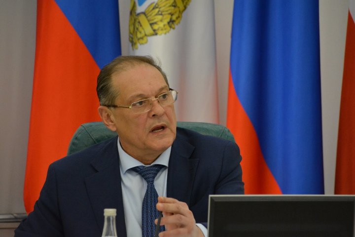 Председатель областного правительства Александр Стрелюхин