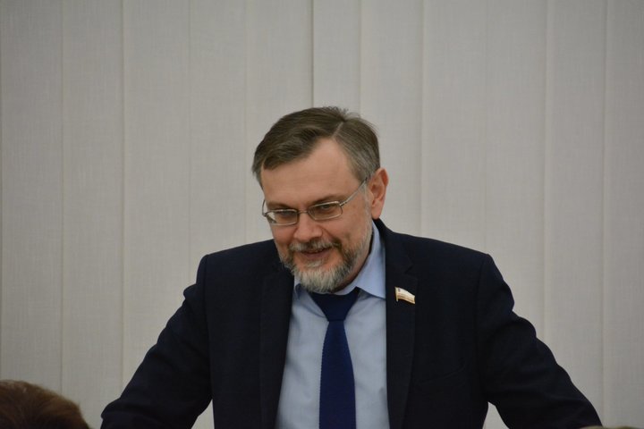 Министр по делам территориальных образований Сергей Зюзин