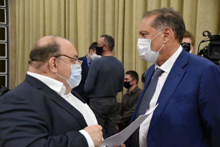 Министр здравоохранения региона Олег Костин и вице-губернатор Александр Стрелюхин