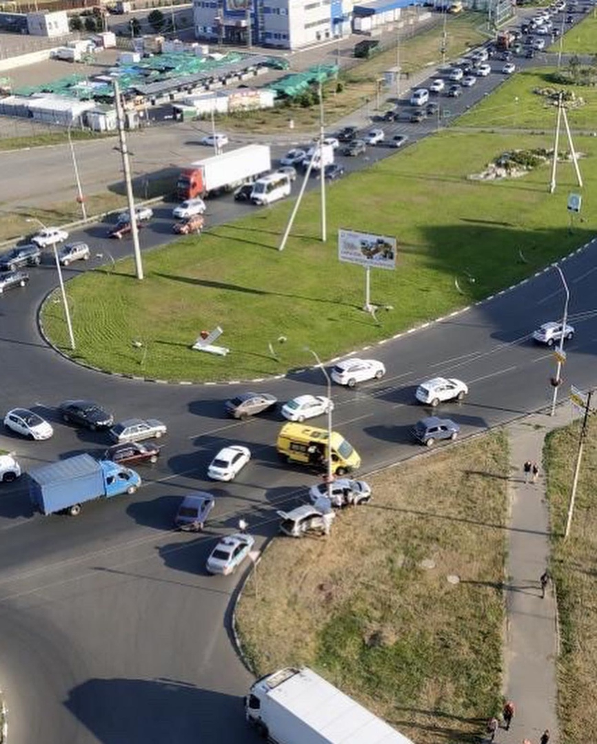 В столкновении двух автомобилей на Усть-Курдюмской пострадали трое взрослых  и ребенок — ИА «Версия-Саратов»