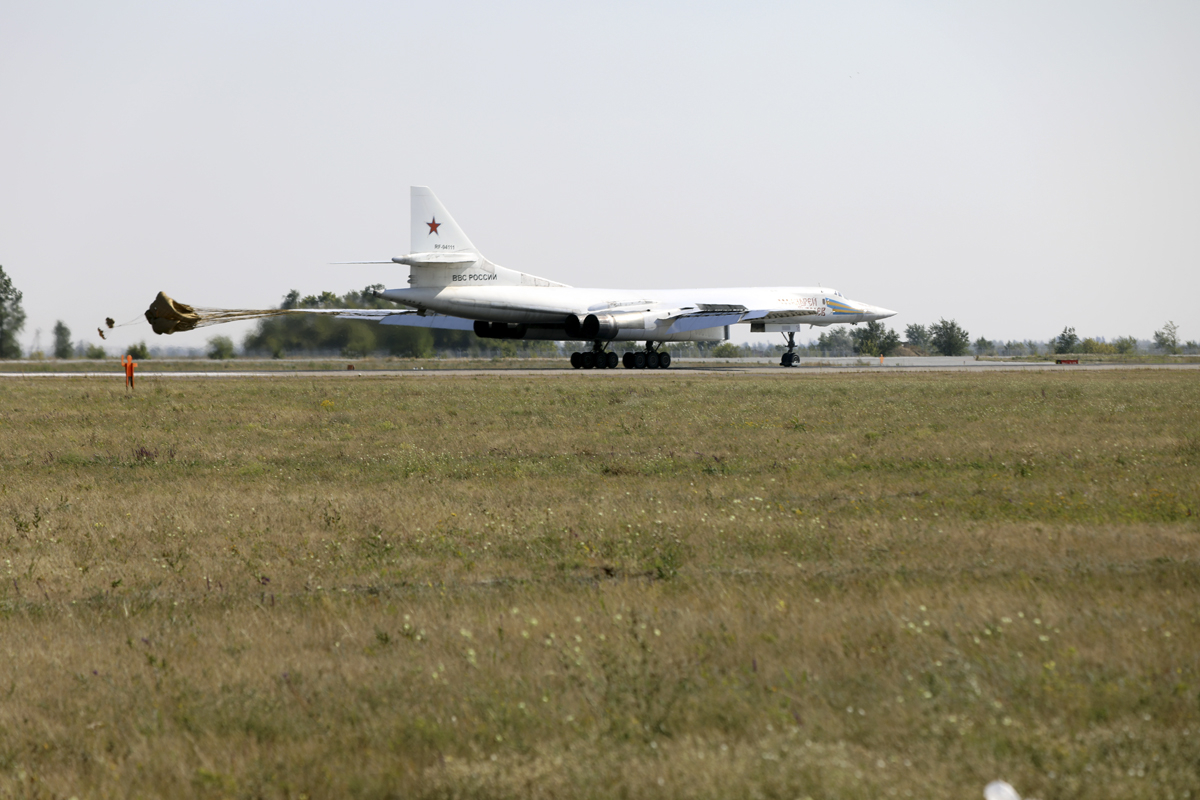 Облачность саратовской области. Ту-95мс воркута. Белый лебедь саратов. Полет над саратовом савкин. Дальняя авиация саратов.