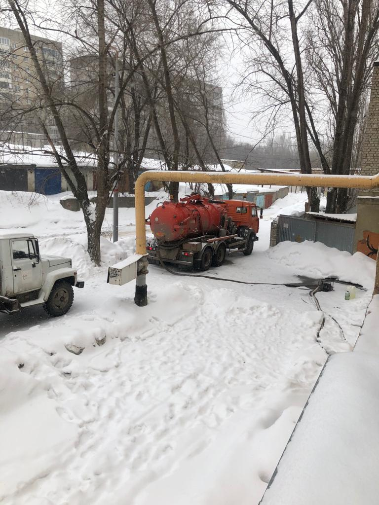 Горячая вода саратов сегодня. Саратов Фрунзенский район аварии по водопроводе.