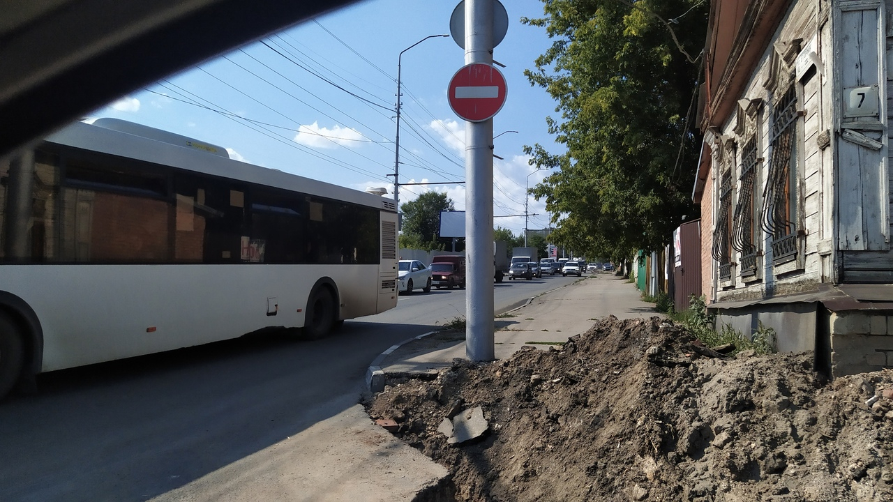 Авария привела к ограничениям движения на мосту Саратов-Энгельс и  километровым пробкам (фото) — ИА «Версия-Саратов»