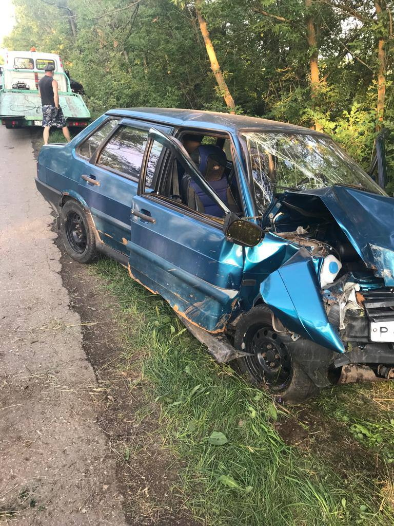 В Гагаринском районе после столкновения ВАЗов две женщины попали в больницу  | 01.08.2022 | Саратов - БезФормата