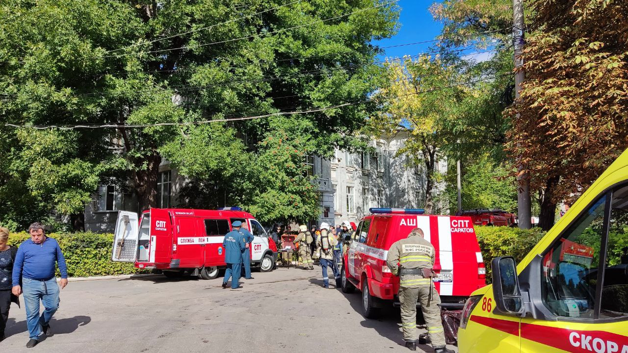 Пожар на территории 3-й Советской больницы: горело хирургическое отделение  — ИА «Версия-Саратов»