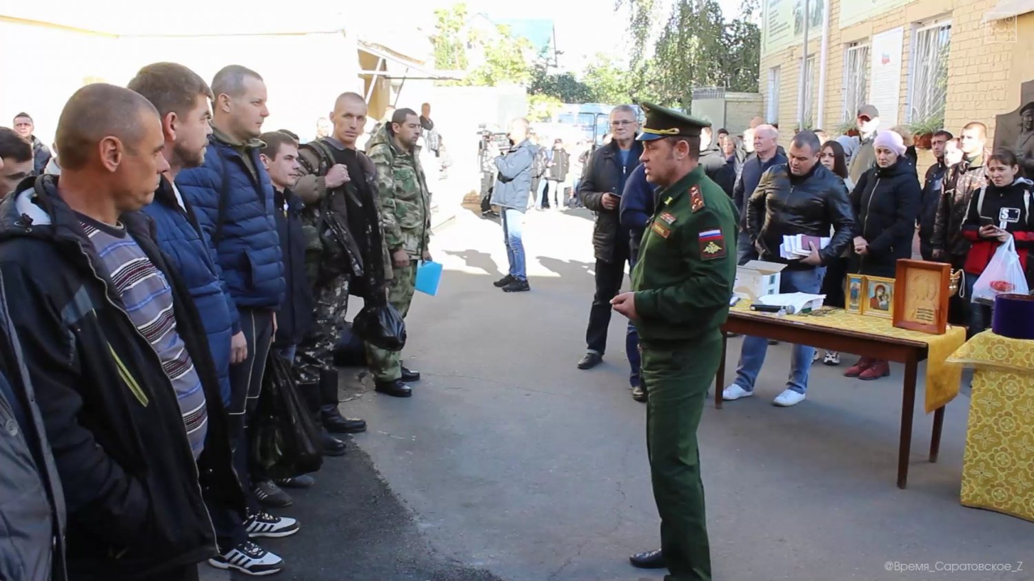 Надо, значит, надо. Кто, кроме нас, пойдёт?»: из Энгельса отправили группу  мобилизованных (большинство из них — добровольцы) — ИА «Версия-Саратов»