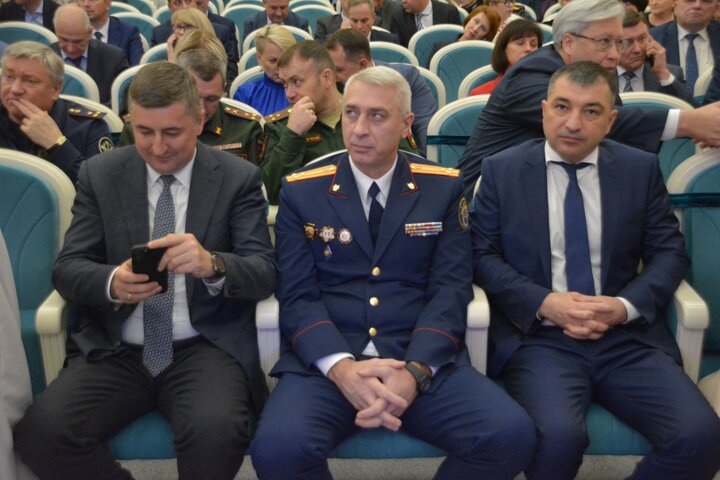 Слева направо: прокурор Саратовской области Сергей Филипенко и руководитель СУ СК России по Саратовской области Анатолий Говорунов