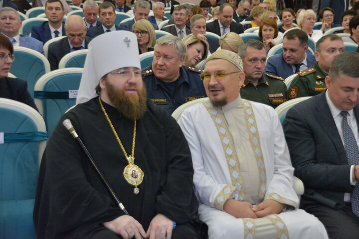 Митрополит Саратовский и Вольский Игнатий и муфтий Мукаддас Бибарсов