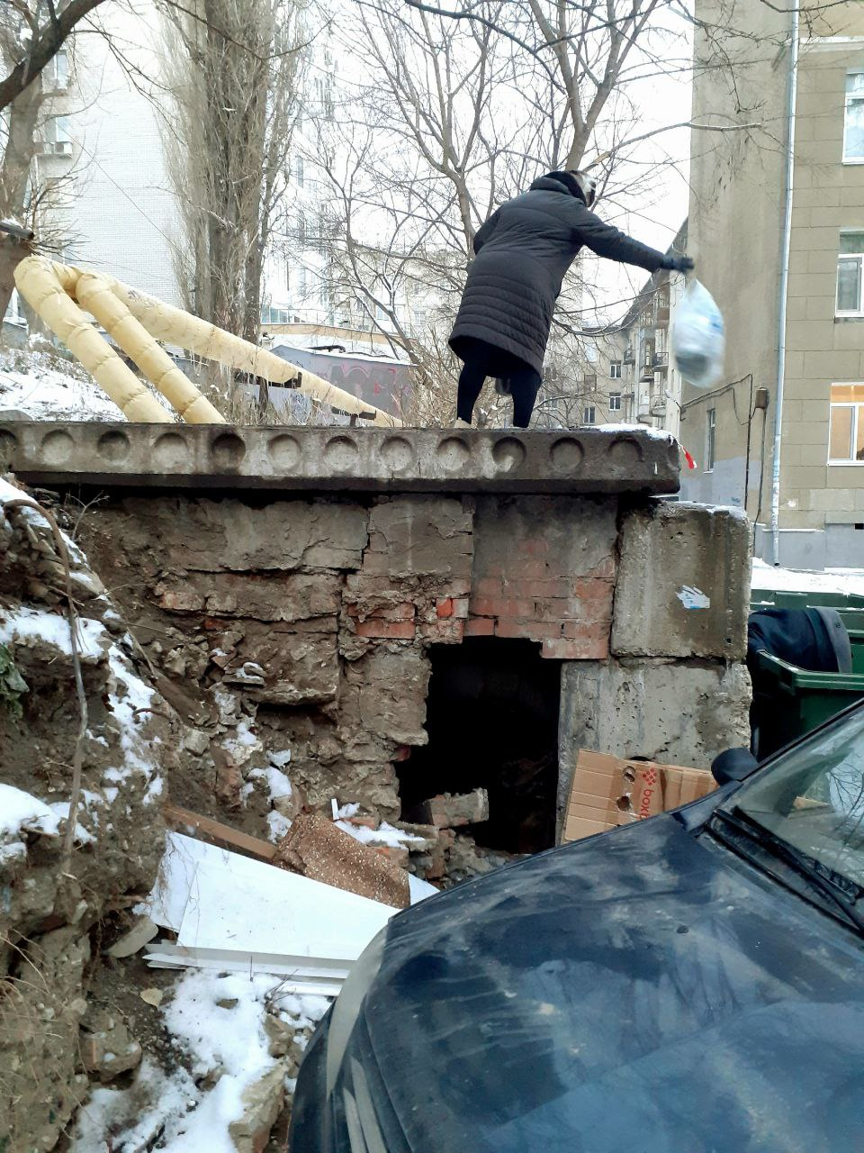 В Саратове продолжается разрушение подпорной стены девятиэтажного дома  рядом с Набережной Космонавтов — ИА «Версия-Саратов»