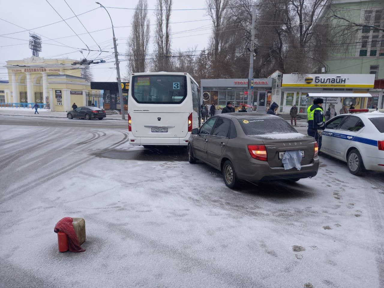 За сутки в регионе в результате ДТП в больницы попали еще четыре человека |  29.12.2022 | Саратов - БезФормата