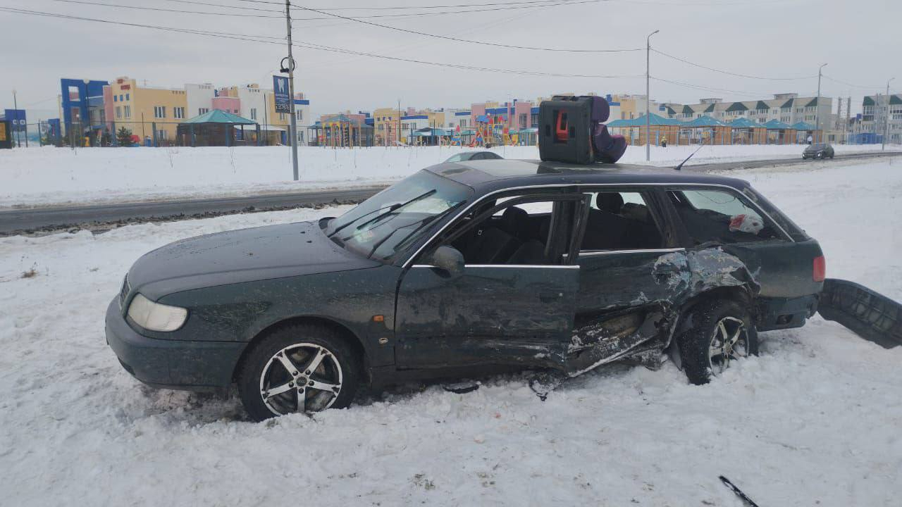 В Юбилейном три человека пострадали в столкновении «Нивы» и Audi — ИА  «Версия-Саратов»