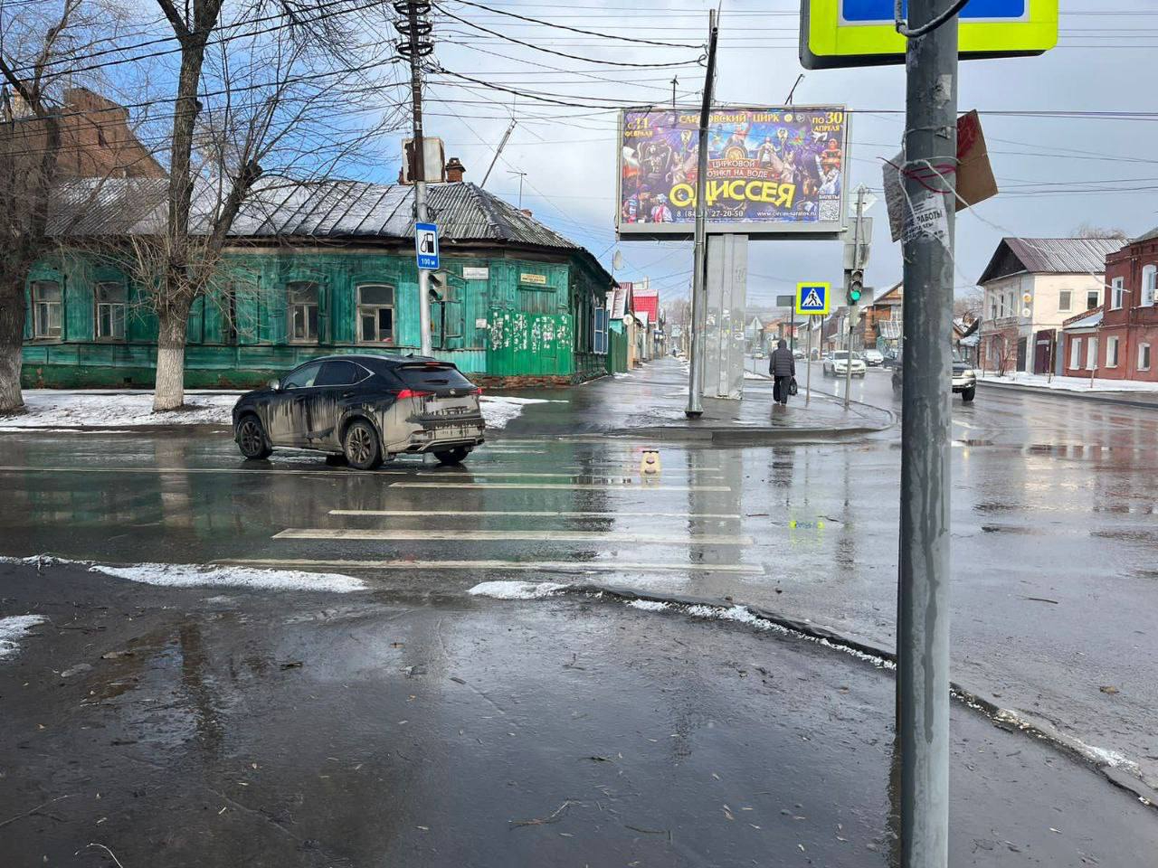 На Симбирской водитель Lexus наехал на 75-летнюю пенсионерку | 05.03.2023 |  Саратов - БезФормата