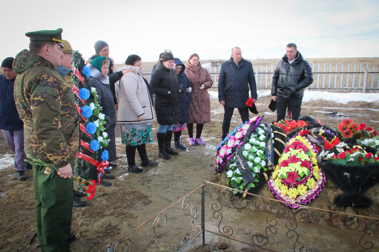 Артемовск сколько погибших. Военные фото. Фото ветеранов.