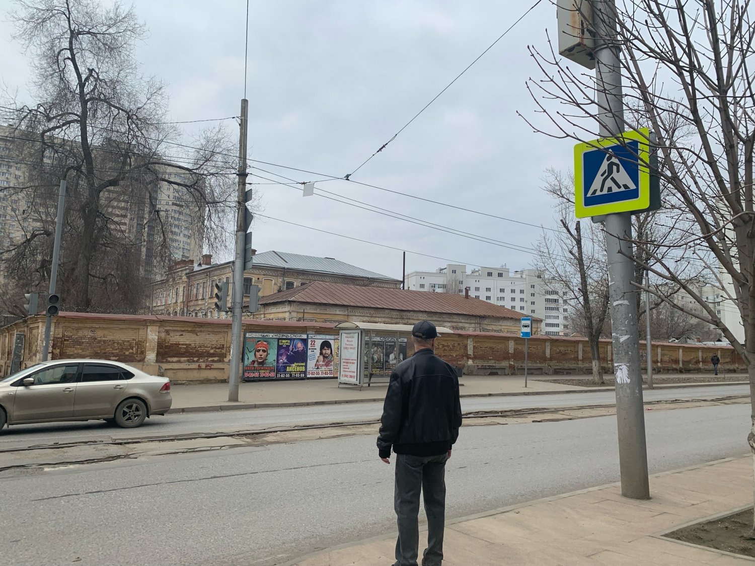 На оживлённом перекрёстке в центре Саратова второй раз за месяц перестали  работать светофоры | 23.03.2023 | Саратов - БезФормата