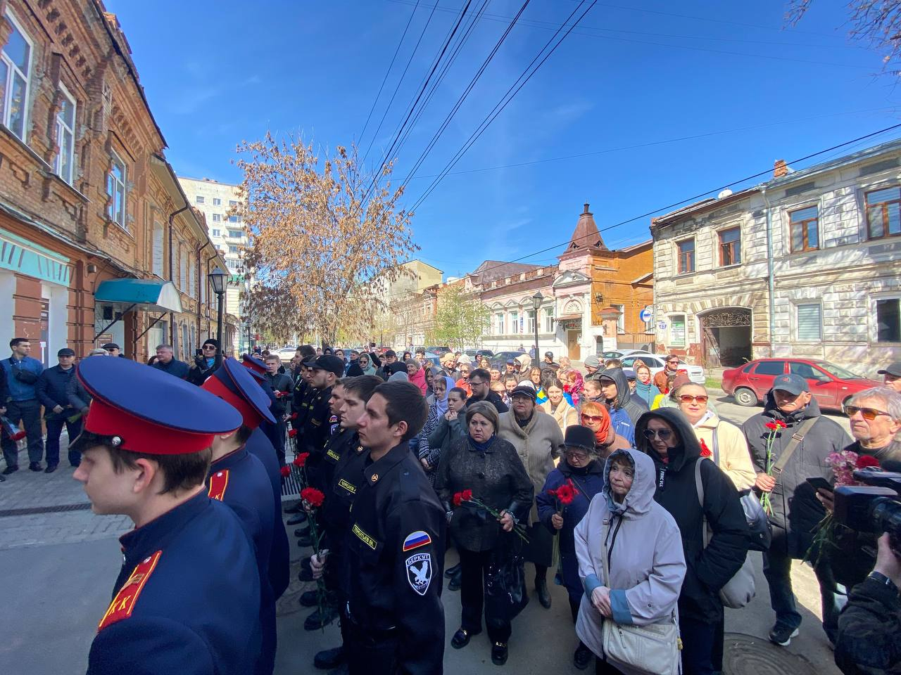 В Саратове открыли мемориальную доску актеру и режиссеру Сергею Пускепалису  — ИА «Версия-Саратов»