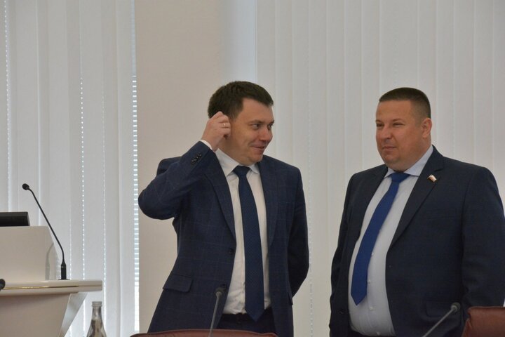 Заместители председателя правительства Саратовской области Павел Мигачев и Роман Ковальский