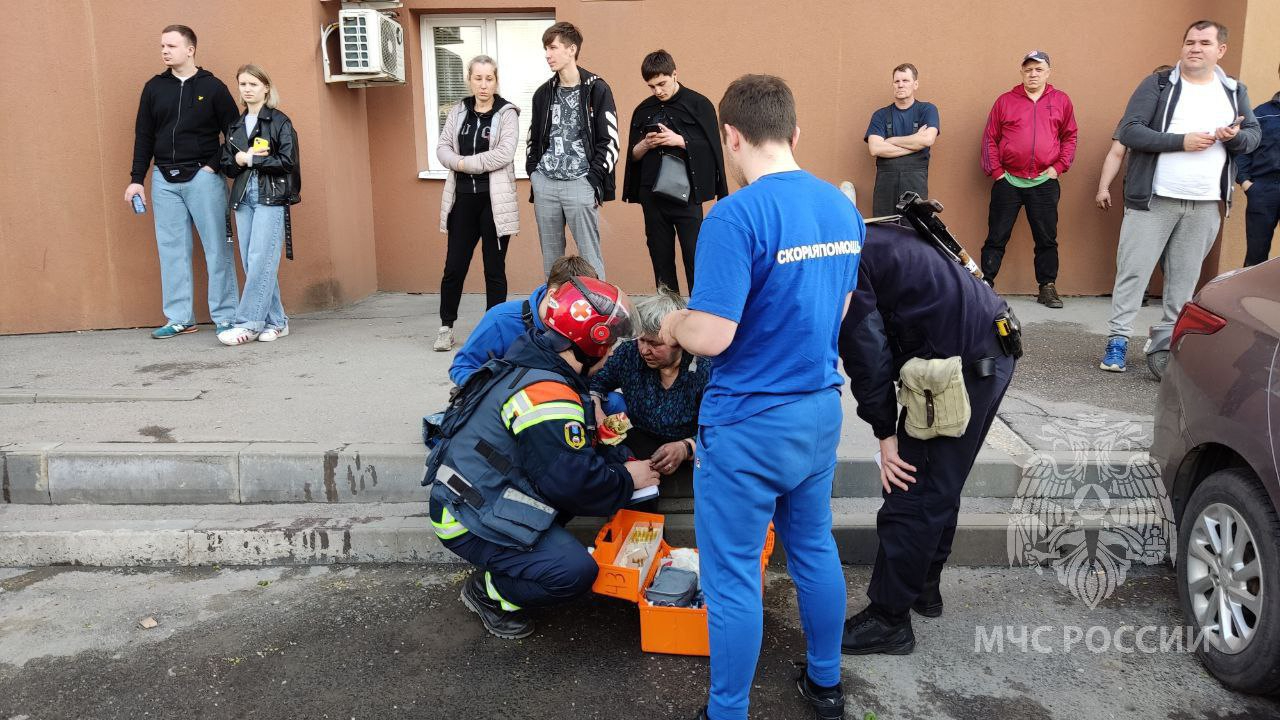 В центре Саратова полыхает деревянный дом (видео) | 26.04.2023 | Саратов -  БезФормата