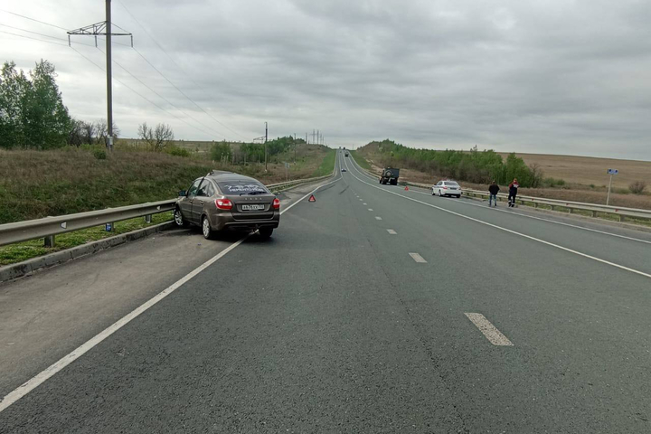 У села Синенькие столкнулись КрАЗ и Лада Гранта: госпитализирован 34 ...