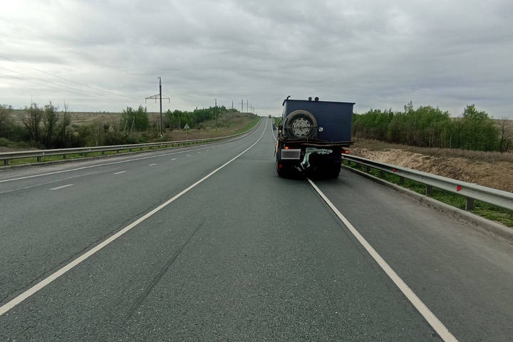 У села Синенькие столкнулись КрАЗ и Лада Гранта: госпитализирован 34 ...