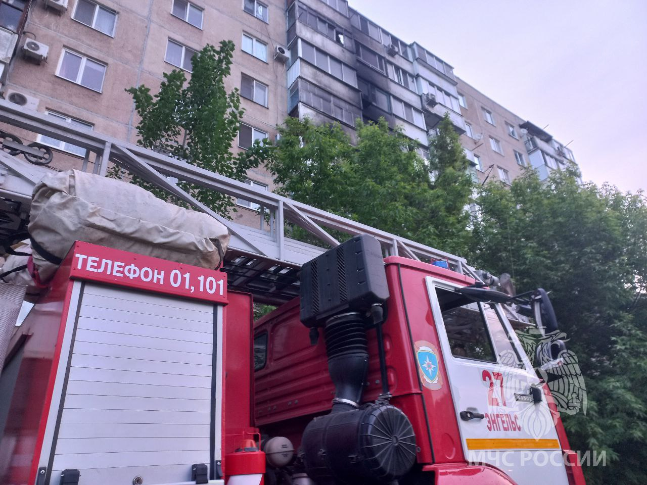 В Энгельсе прогремел взрыв газа в девятиэтажном доме: двое пенсионеров  получили тяжелые ожоги, эвакуировано 30 человек — ИА «Версия-Саратов»