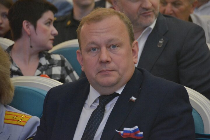 Зампредседателя правительства Саратовской области - министр промышленности и энергетики региона Михаил Торгашин