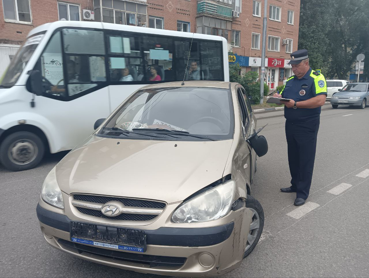 Пенсионерка на иномарке сбила несовершеннолетнего мотоциклиста в Энгельсе —  ИА «Версия-Саратов»