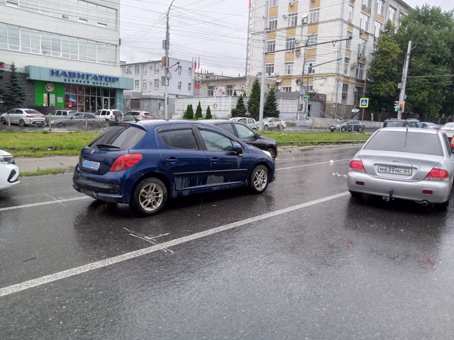 За сутки в областном центре сбили двоих пешеходов, еще четыре человека  пострадали после массовых ДТП и опрокидывания машины в кювет — ИА  «Версия-Саратов»