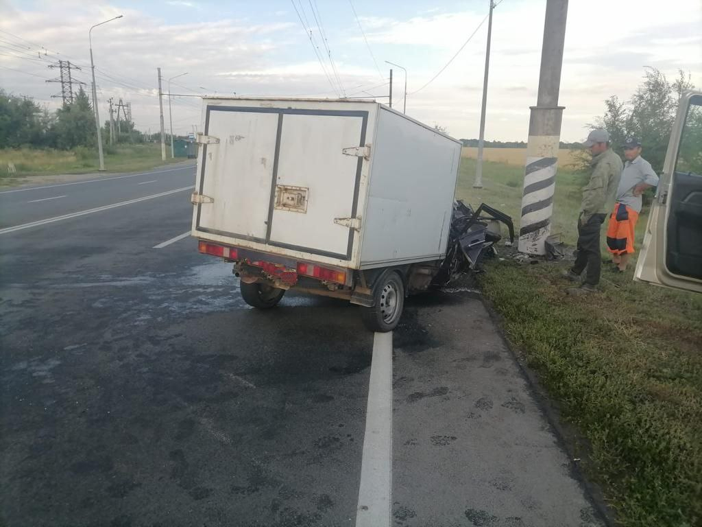 В Балаково пенсионер за рулем фургона врезался в опору ЛЭП и попал в  больницу — ИА «Версия-Саратов»