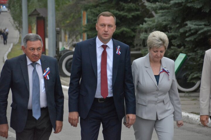 Председатель Общественной палаты Саратовской области Борис Шинчук, губернатор Саратовской области Роман Бусаргин, глава Саратова Лада Мокроусова