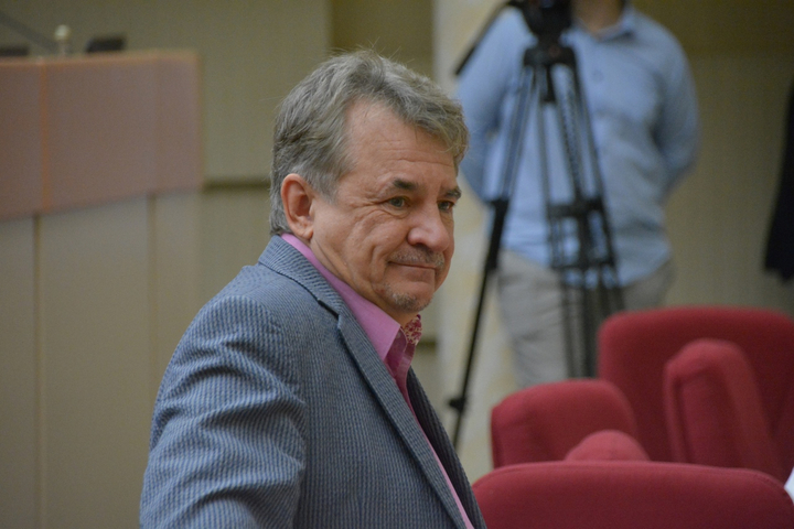 Депутат Дмитрий Петров